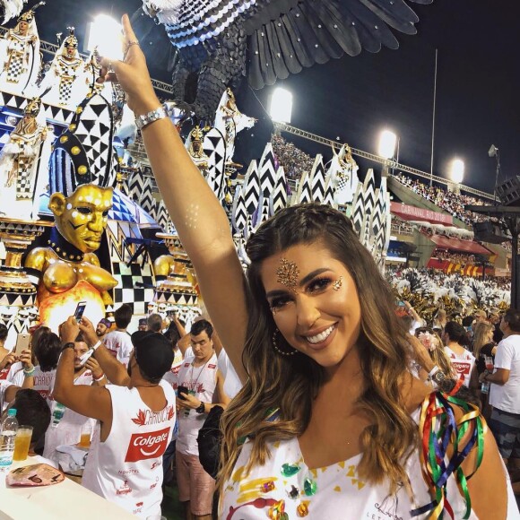 Vivian Amorim curtiu o Carnaval no Rio pela primeira vez: 'Foi a primeira vez que passei o Carnaval inteiro no Rio e estou encantada com a energia que os Cariocas têm. Achei lindo tanto os desfiles, quanto os blocos na rua'