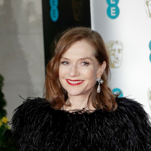 Famosas esbanjam glamour no red carpert do British Academy Film Awards, o BAFTA, realizado no salão de espetáculos Royal Albert Hall, em Londres, na noite deste domingo, 18 de fevereiro de 2018