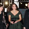 Kate Middleton gerou comentários na imprensa internacional por usar um vestido verde e não aderir ao protesto Time's Up, no qual as famosas usaram looks pretos