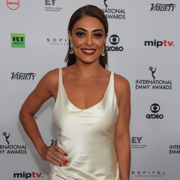 Juliana Paes retornou ao cargo de rainha de bateria após 10 anos na Grande Rio