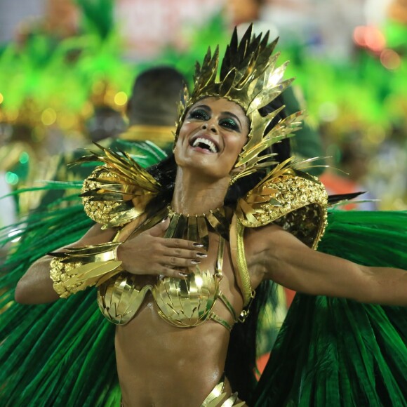 Juliana Paes foi rainha de bateria da escola Grande Rio no Carnaval 2018