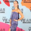 Julia Mendes investiu em um vestido tomara que caia com superfenda no lançamento da novela 'Malhação: Vidas Brasileiras', realizado nesta terça-feira, 20 de fevereiro de 2018