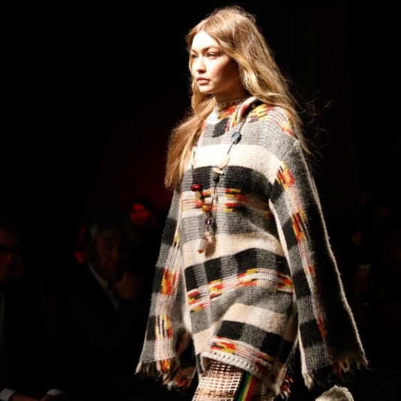 Gigi Hadid apareceu em diversas grifes como para Missoni na semana de moda em Milão