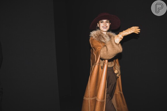 Veja fotos dos looks e detalhes do desfile da grife Alberta Ferretti durante a Semana de Moda em Milão