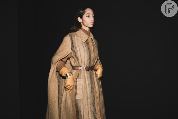 Veja fotos dos looks e detalhes do desfile da grife Alberta Ferretti durante a Semana de Moda em Milão