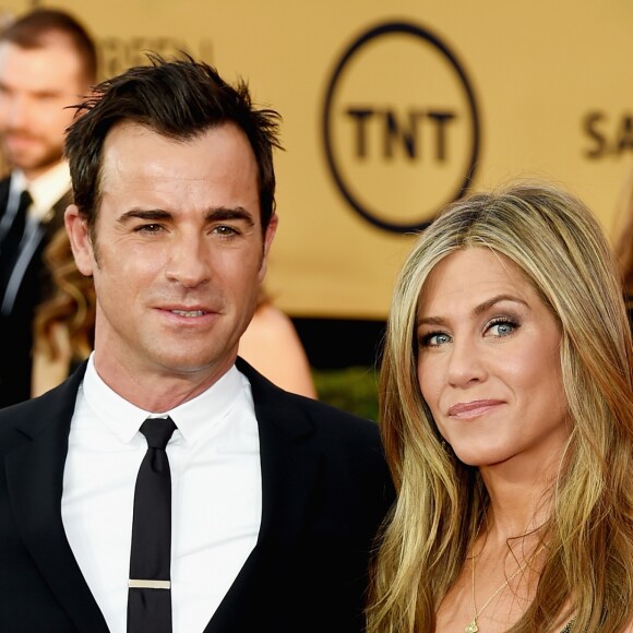 Justin Theroux descobriu os bilhetes de Brad Pitt para Jennifer Aniston há 2 anos
