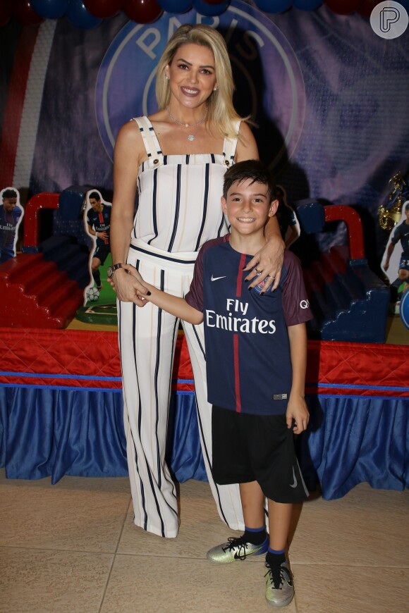 Záion, filho de Mari Alexandre e Fábio Jr., escolheu o tema PSG para sua festa de 9 anos
