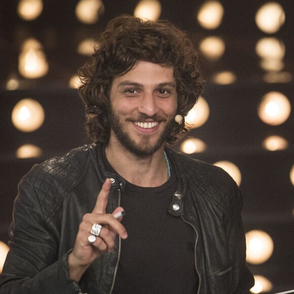 Chay Suede vai ser garoto de programa na novela 'Segundo Sol'