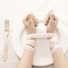 'A alimentação começa a ter muita restrição dentro do distúrbio alimentar, então você percebe que isso passa a tirar a paz da pessoa', complementa Vanessa Tomasini