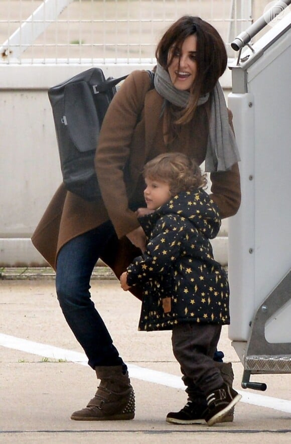 Penelope Cruz já é mãe de Leo, seu primeiro filho com Javier Bardem