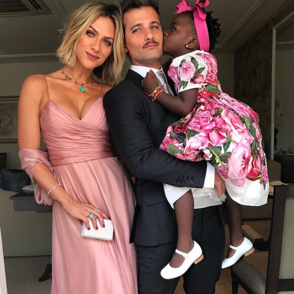 Giovanna Ewbank e Bruno Gagliasso são pais de Títi