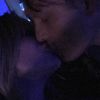 Eliana beijou o noivo, Adriano Ricco, durante show de Phil Collins, em São Paulo, na noite deste sábado, 24 de fevereiro de 2018: 'A noite é nossa'
