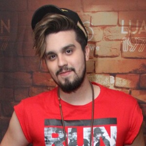 Luan Santana recuperou mala com R$ 25 mil em roupas após extravio