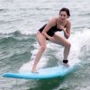 Sophia Abrahão começou a ter aulas de surfe