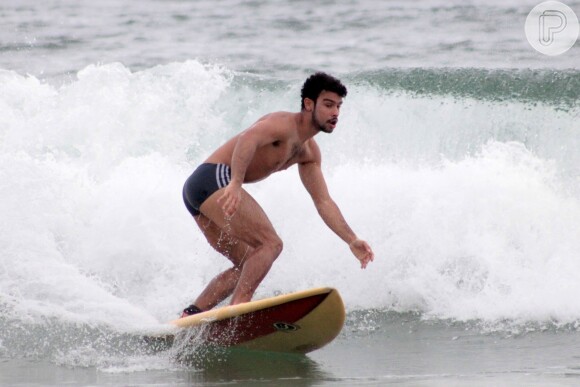 Sérgio Malheiros surfou na praia do Arpoador