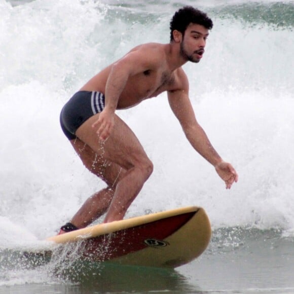 Sérgio Malheiros surfou na praia do Arpoador