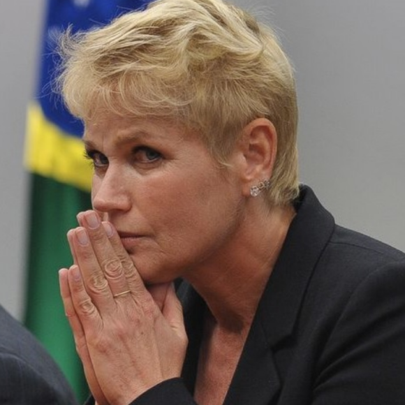 'Hoje, comer proteína animal é querer, no mínimo, ter um câncer. Enfim, deu pra mim! ', afirmou Xuxa Meneghel