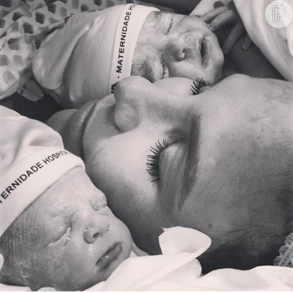 Ivete Sangalo deu à luz as gêmeas Marina e Helena no dia 10 de fevereiro em Salvador