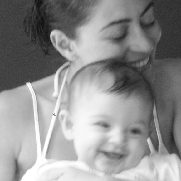 Carol Castro é mãe de Nina, de 6 meses