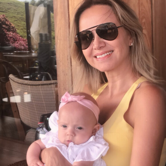 Eliana, antes do prêmio, mostrou uma foto com a filha, Manuela: 'Tudo o que a gente deseja é a felicidade e saúde de nossos filhos'