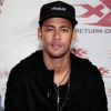 Neymar está se recuperando de lesão no pé em Paris