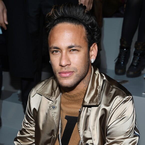 'É um momento difícil para a gente', disse o pai de Neymar sobre lesão do jogador do PSG