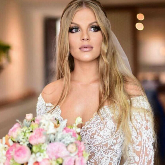 Luísa Sonza usou vestido da estilista Lethicia Bronstein em casamento com Whindersson Nunes