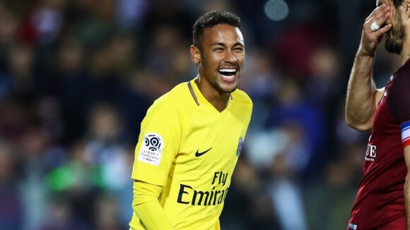Neymar demonstra otimismo após ter cirurgia em fissura confirmada: 'Não desista'