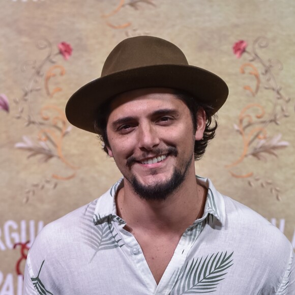 Bruno Gissoni ponderou sobre o desejo de ter mais filhos: 'Madalena já me preencheu por completo, mas é tão bom que se vierem mais dez, eu fico feliz'