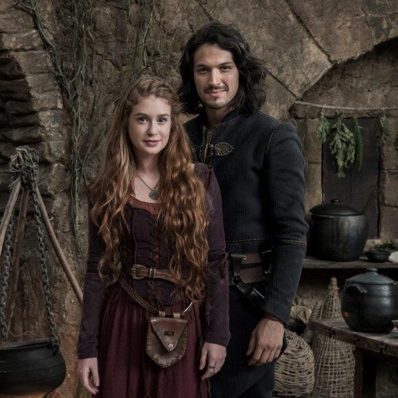 Marido de Amália (Marina Ruy Barbosa), Afonso (Romulo Estrela) rebate a fala do irmão, Rodolfo (Johnny Massaro), na novela 'Deus Salve o Rei': 'Falhei como irmão mais velho'