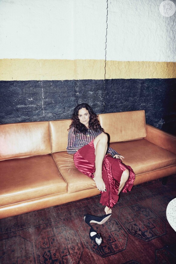 Alice Braga destaca movimento 'Time's Up' em entrevista à revista 'Cosmopoliitan' divulgada nesta sexta-feira, dia 02 de março de 2018