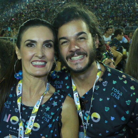 Fátima Bernardes se declarou mostrando dois cliques do namoro do casal: 'Fotos num intervalo de quatro meses. Cidades diferentes. Passeios diferentes'