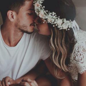 Mayra Cardi parabenizou o marido, Arthur Aguiar, neste sábado, 3 de março de 2018