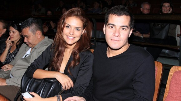 Paloma Bernardi e Thiago Martins assistem à peça 'Elis - A Musical', em SP