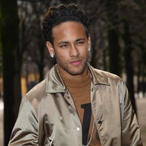 Neymar passou por cirurgia no pé direito no hospital Mater Dei, em Belo Horizonte, neste sábado, 3 de março de 2018