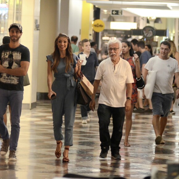 Patricia Poeta foi fotografada com médico Fabiano Serfaty neste domingo, 4 de março de 2018