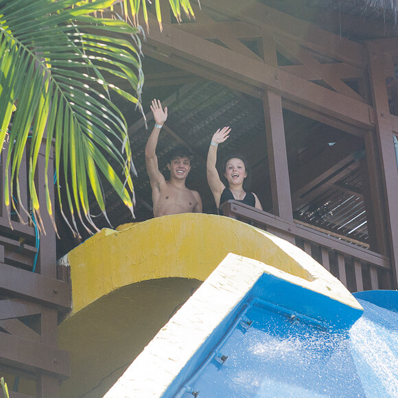 Larissa Manoela e Leo Cidade curtiram muito