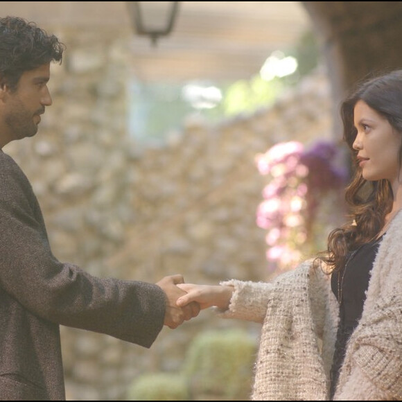 Durante o sumiço de Vicente (Bruno Ferrari), Inácio (Bruno Cabrebizo) pede nova chance à Maria Vitória (Vitória Strada),na reta final da novela 'Tempo de Amar'