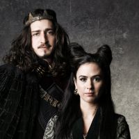 'Deus Salve o Rei': nua, Lucrécia é flagrada com Orlando em plano de Rodolfo