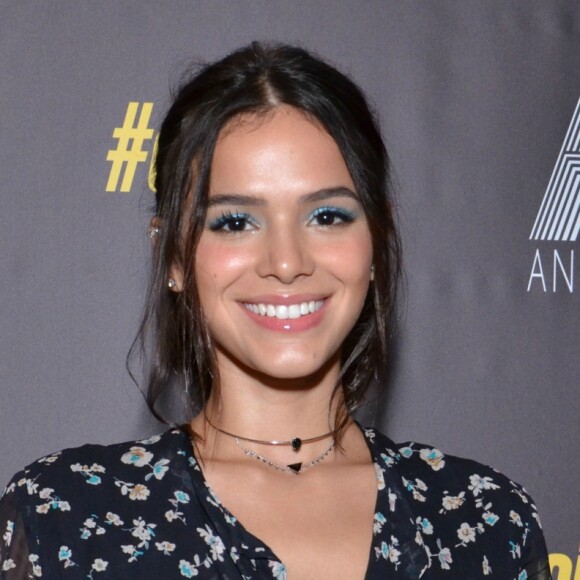 Fãs de Bruna Marquezine aprovaram atitude da atriz ao comentar na foto de Carol Duarte, ex de Neymar: 'Maturidade'