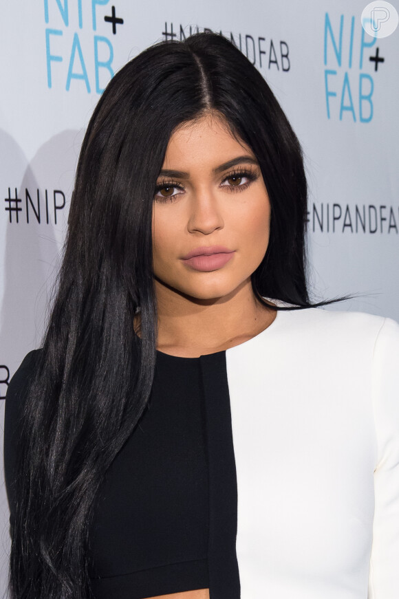 Kylie Jenner mostra tem compartilhado registros da filha, Stormi, na web