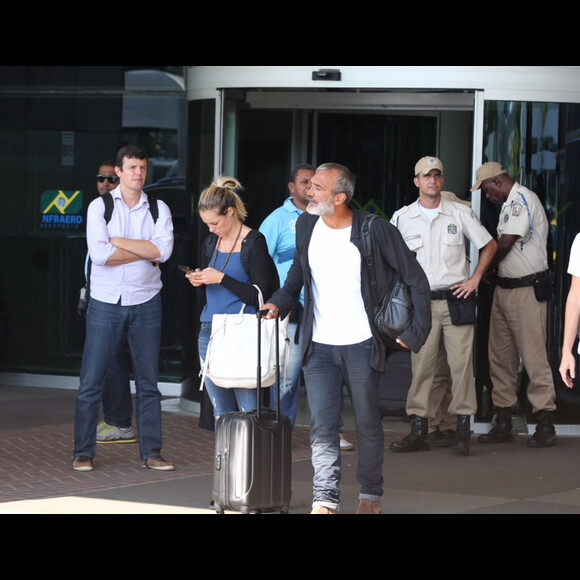 Discretos, Paolla Oliveira e namorado, Rogério Gomes, ficaram um ao lado do outro