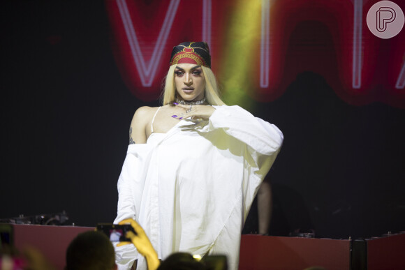 Pabllo Vittar prestigia e faz show em evento da L'Oreal Paris, no Boulevard Olímpico, Rio de Janeiro, na noite desta quarta-feira, 7 de março de 2018