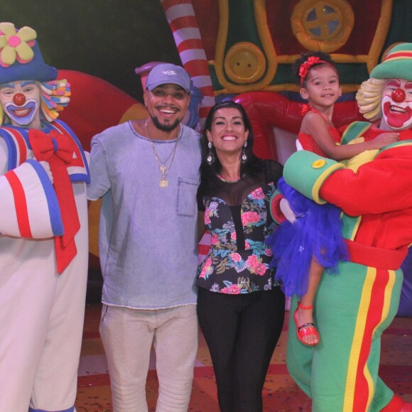 Naldo Benny e Ellen Cardoso, a Mulher Moranguinho, levaram a filha, Maria Victória, de 3 anos, ao circo de Patati Patatá, neste domingo, 11 de março de 2018