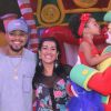 Filha de Naldo Benny e Ellen Cardoso brincou com Patatá em circo do palhaço