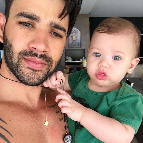 Filho de Gusttavo Lima, Gabriel também já mostrou vocação para a música