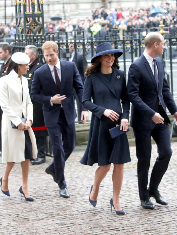 Meghan Markle e Kate Middleton usaram sapatos idênticos em evento da família real