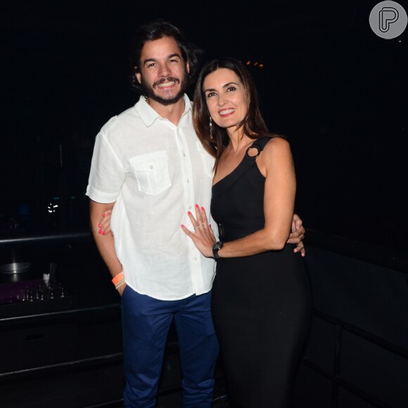 Fátima Bernardes e o namorado, Túlio Gadelha, compartilharam fotos da viagem para Maracaípe no Instagram