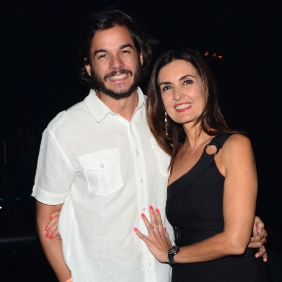 Fátima Bernardes e o namorado, Túlio Gadelha, compartilharam fotos da viagem para Maracaípe no Instagram