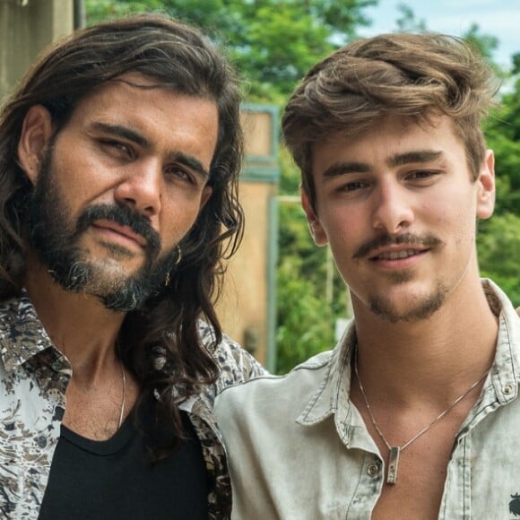 Quem também se esptana com o sumiço de Mariano (Juliano Cazarré) é seu irmão, Johnny (Bruno Montaleone) na reta final da novela 'O Outro Lado do Paraíso'